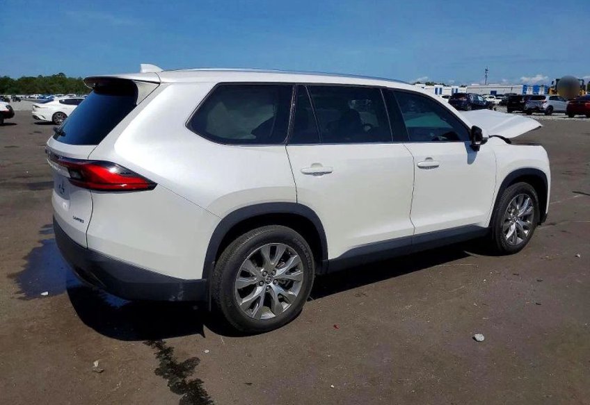 toyota grand highlander 2024 5TDAAAB5XRS041973 image toyota grand highlander 2024 5TDAAAB5XRS041973 image